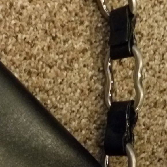 Authentic Burberry black leather bag - Picture 6 of 8